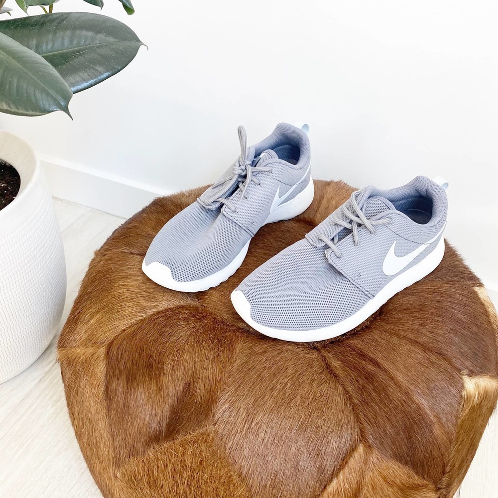 Nike Women’s Roshe One Gray Sneakers Size 8.5
